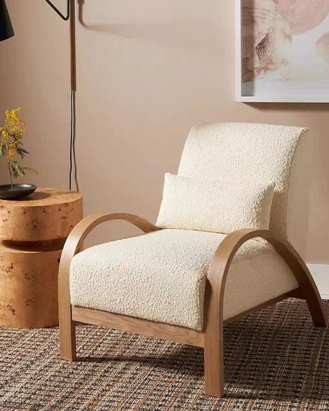 Кресло с подушечкой Affectionate boucle